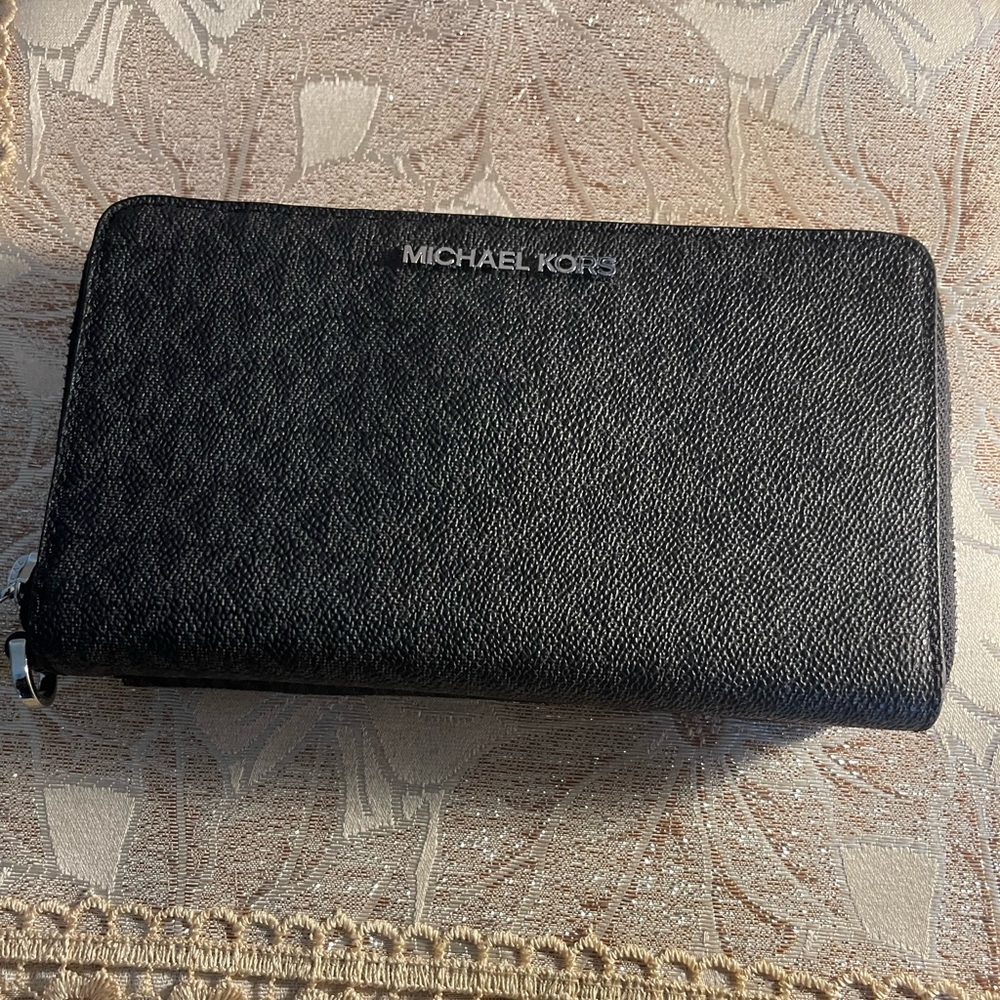 Micheal Kors Women’s Wallet